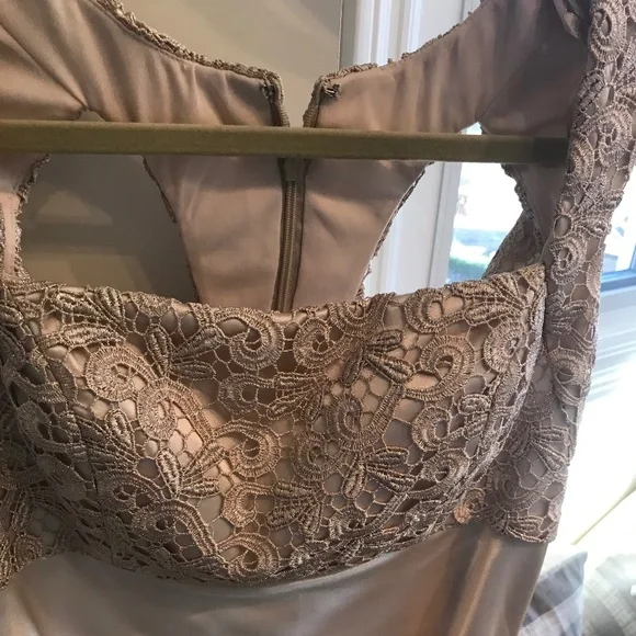 Elegant Beige Cocktail Dress - Size 6 - Picture 3 of 6